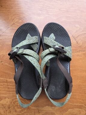 Women’s Chaco Z2 Unaweep - Size 7 - Green - Toe Loop
